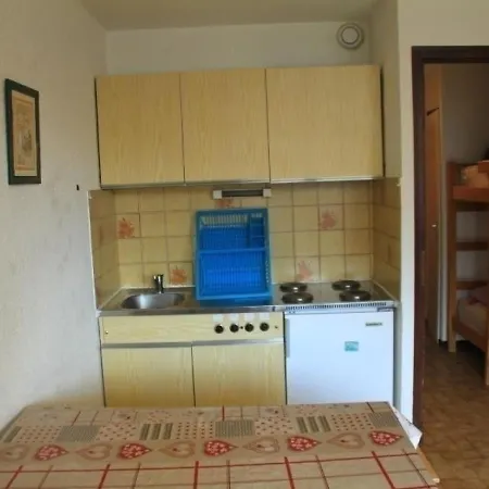 Apartment Chatel, 1 Piece, 3 Personnes - Fr-1-200-147 Chatel