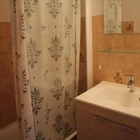 Apartment Chatel, 1 Piece, 3 Personnes - Fr-1-200-147 Chatel