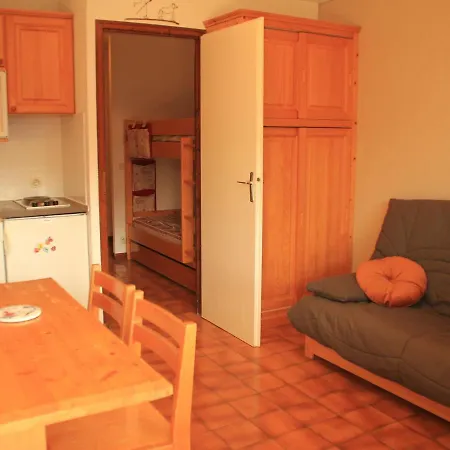 Apartment Chatel, 1 Piece, 3 Personnes - Fr-1-200-147 Chatel